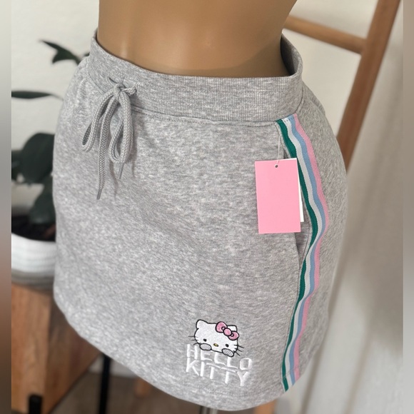NWT Women's Hello Kitty Colorblock Mini Graphic
Skirt - Heather Gray - Picture 4 of 8